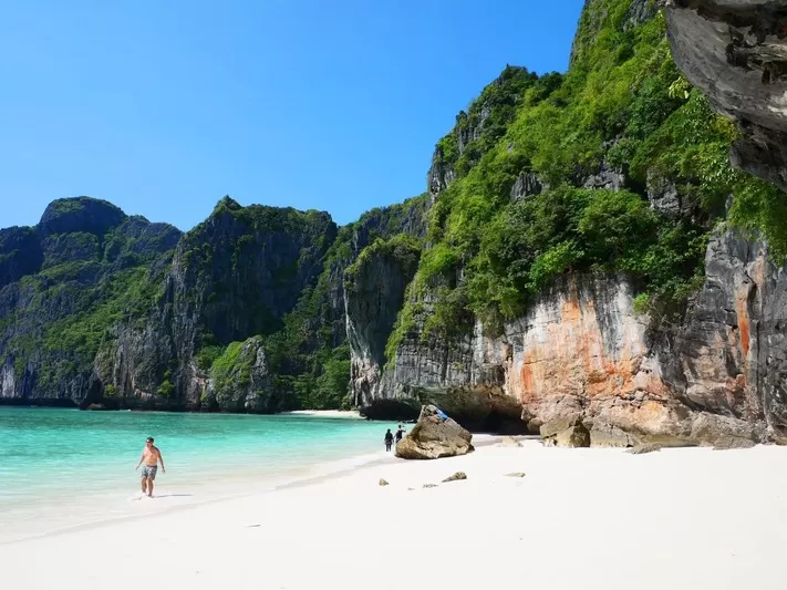 PHI PHI + MAYA BAY + KHAI ISLAND BY SPEEDBOAT  