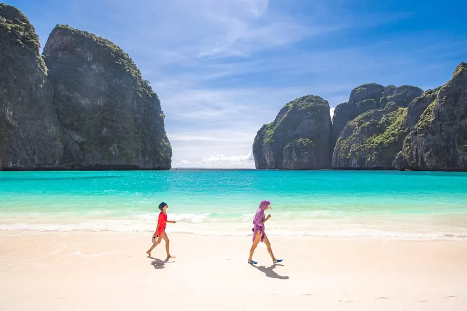 PHI PHI + MAYA BAY + BAMBOO ISLAND BY SPEED CATAMARAN