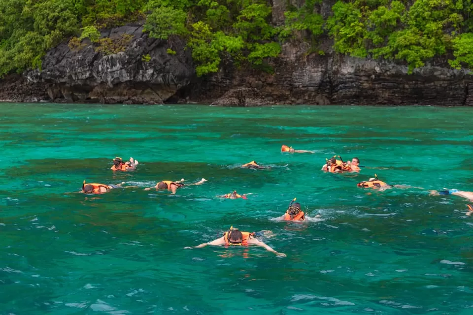 PHI PHI + MAYA BAY + BAMBOO ISLAND BY SPEED CATAMARAN